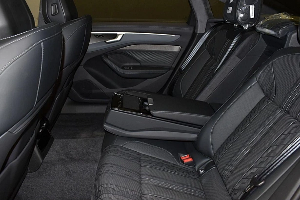 A6 TFSI Quattro S tronic 2.0 AMT 4WD (272 л.с.) фото 11