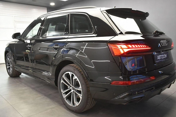 Q7 45 TFSI quattro tiptronic 2.0 AT 4WD (252 л.с.) фото 3